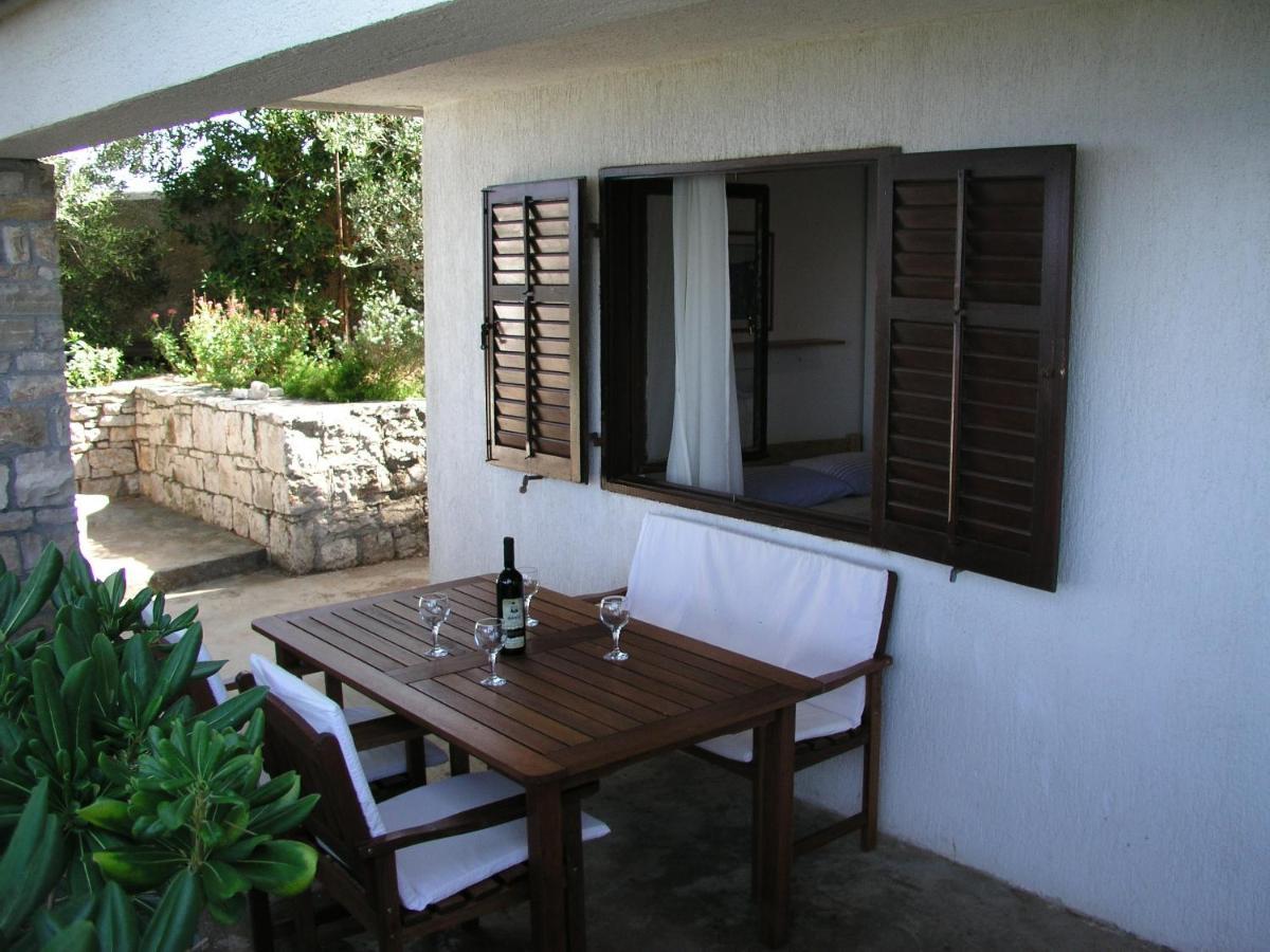Apartments By The Sea Stomorska, Solta - 5190 ภายนอก รูปภาพ